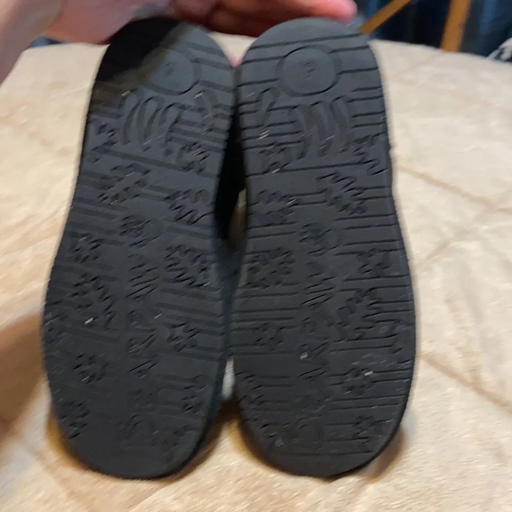 BearPaw black leather boots